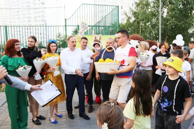 День соседей в Люберцах объединил порядка 100 человек