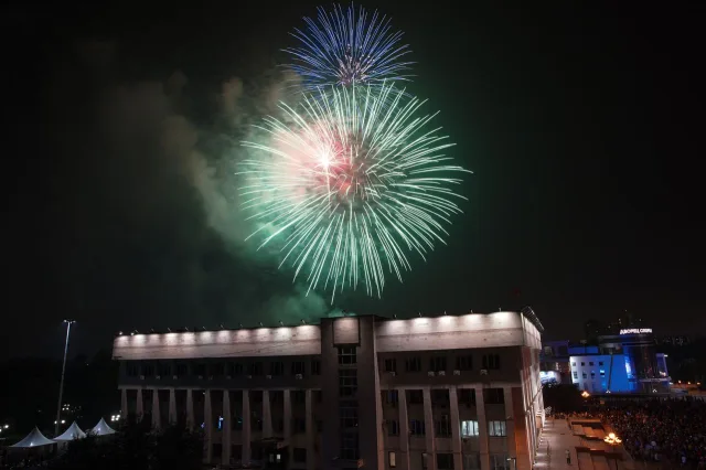 Праздничным салютом завершились торжества, посвящённые 400-летию Люберец