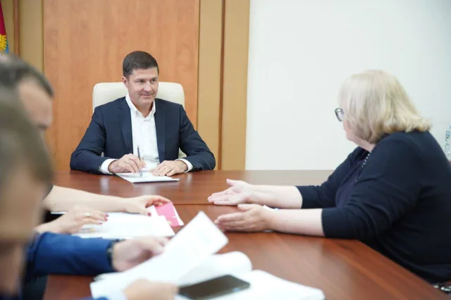 Владимир Волков ответил на вопросы жителей Люберец во время приема населения