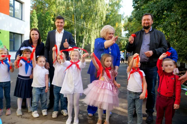 Владимир Волков принял участие в открытии после капремонта детского сада