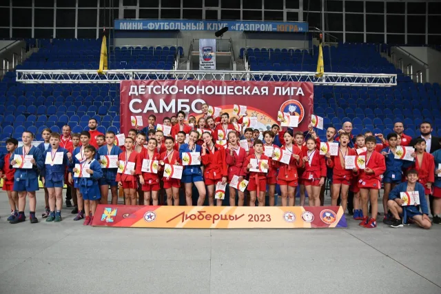 Более 40 медалей завоевали спортсмены Люберец на Кубке округа по самбо