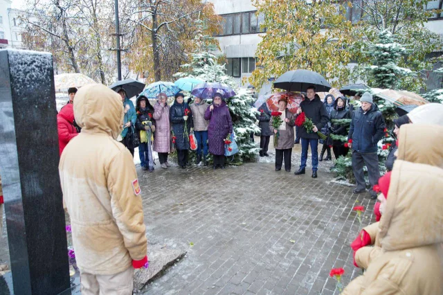 Владимир Волков вместе с жителями Люберец почтил память жертв политических репрессий