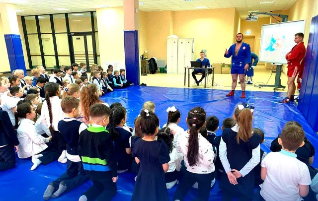 Проект «Za самбо» успешно реализуется в школах Люберец