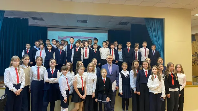 В Люберцах полицейские провели урок мужества для школьников