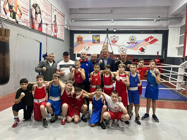 Дмитрий Дениско поздравил боксеров Люберец с двойным юбилеем