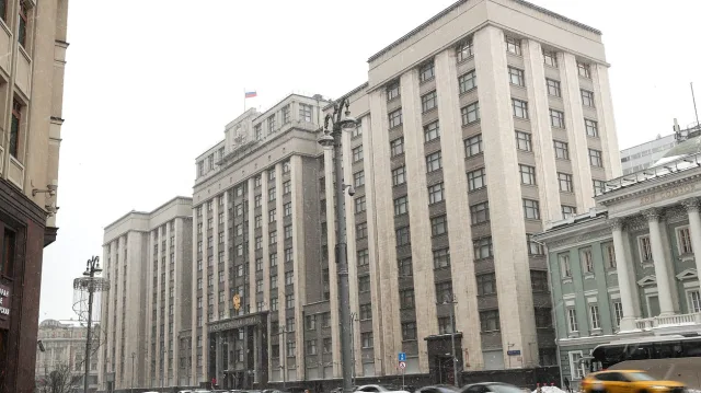 Госдума одобрила поправки о преимуществах при зачислении в техникумы участников СВО