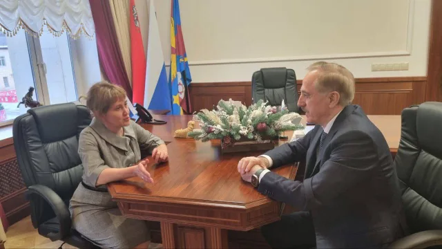 Владимир Ружицкий обсудил меры поддержки бизнеса с руководителем «Пехорского текстиля»