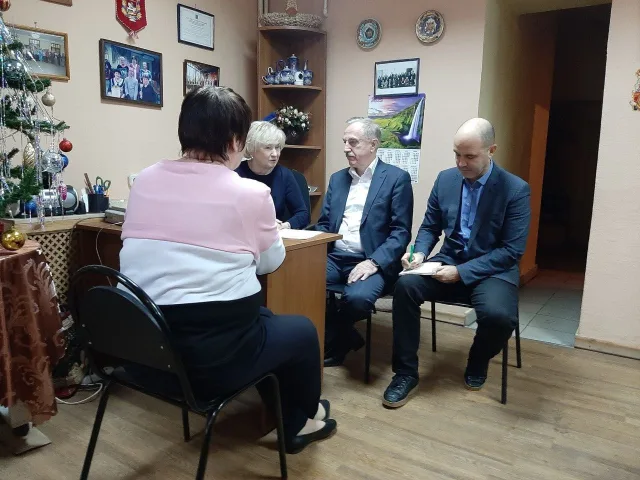 Партийцы обсудили вопросы ЖКХ с жителями Люберец