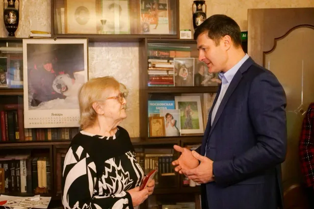 Владимир Волков поздравил с годовщиной снятия блокады Ленинграда жительницу Люберец