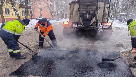 В Люберцах на дорогах заделали более 1, 3 тысячи ям