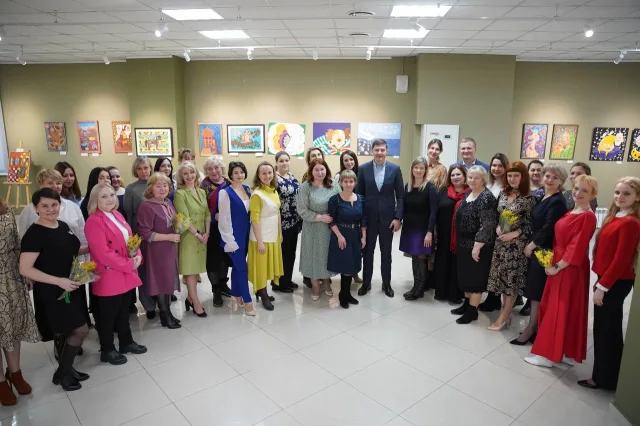 Владимир Волков поздравил представителей отделения «Союза женщин России» Люберец с праздником