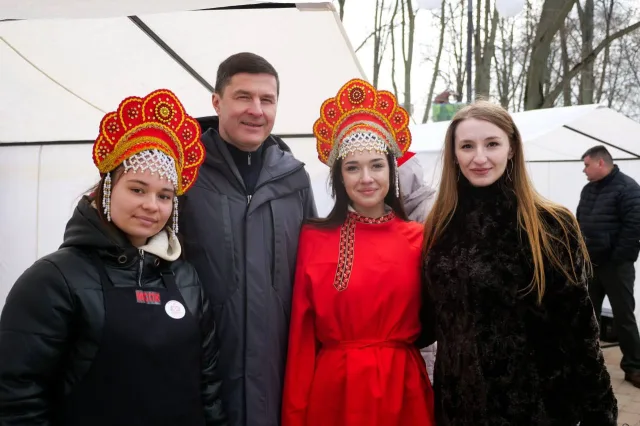 Владимир Волков принял участие в масленичных гуляньях в Люберцах