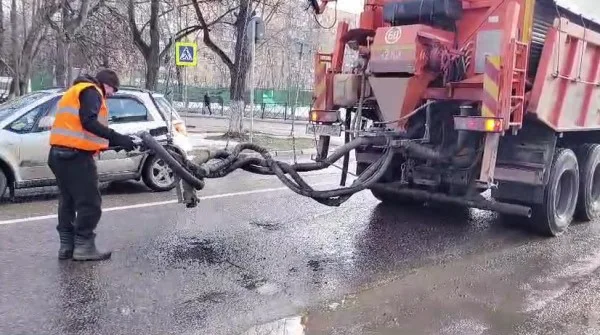 Более 2, 8 тысячи ям заделали на автомобильных дорогах в Люберцах