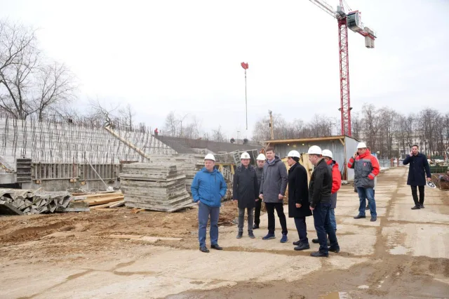 Владимир Волков проверил реконструкцию стадиона «Торпедо» в Люберцах