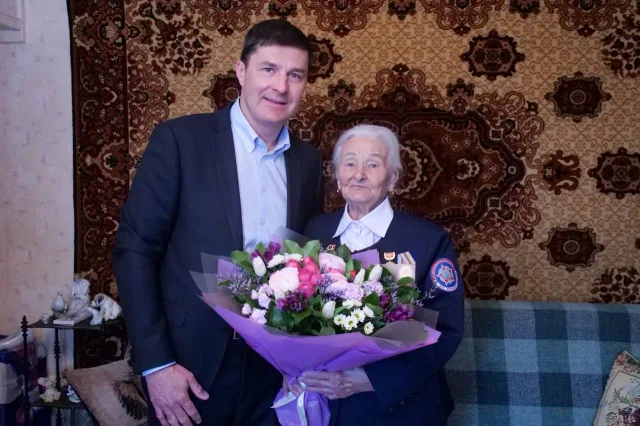 Владимир Волков поздравил с 95-летием ветерана ВОВ