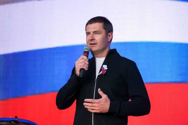 Владимир Волков поздравил жителей Люберец с Днем России