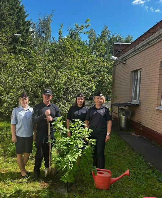 В Люберцах полицейские приняли участие в акции «Сад Памяти»