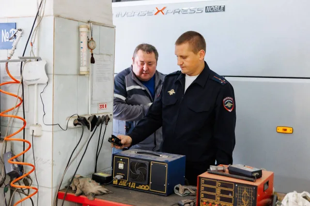 Сотрудники ГАИ Люберец призывают автовладельцев проводить ТО машин в проверенных пунктах