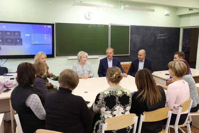 Владимир Ружицкий обсудил вопросы современного образования с педагогами гимназии №41 Люберец