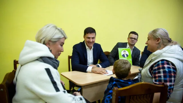 Владимир Волков ответил на вопросы жителей Люберец во время выездной встречи