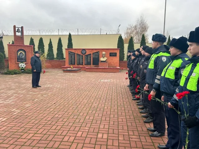 В Люберцах полицейские почтили память коллег, погибших при исполнении служебного долга