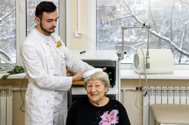 Новый аппарат для стимуляции головного мозга поступил в Люберецкую больницу