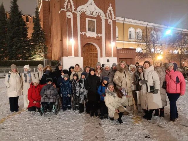 Сторонники партии организовали автобусную экскурсию по Москве для женщин из Люберец