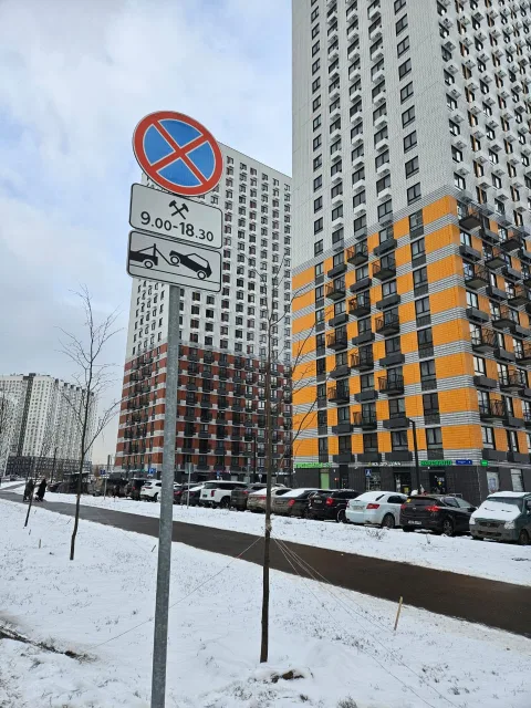 Дорожные знаки, запрещающие остановку транспортных средств, установили в Люберцах