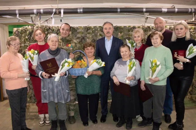 Владимир Ружицкий поздравил активистов благотворительного фонда «Домашний очаг» с 8 Марта