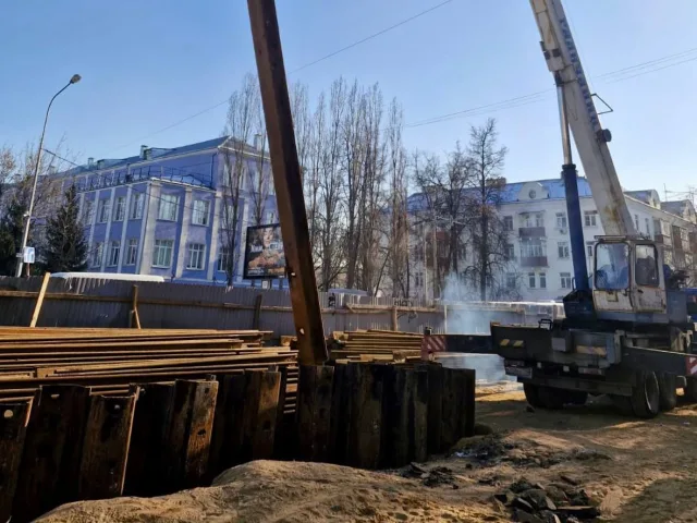 Строительство подземного пешеходного перехода началось на пересечении Октябрьского проспекта и улицы Смирновской в Люберцах