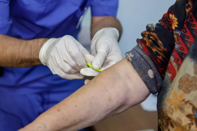 Первые пациенты с укусами клещей обратились в травмпункт Люберец