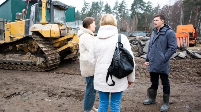 Владимир Волков проверил ход работ по вывозу отходов с нелегального мусорного полигона