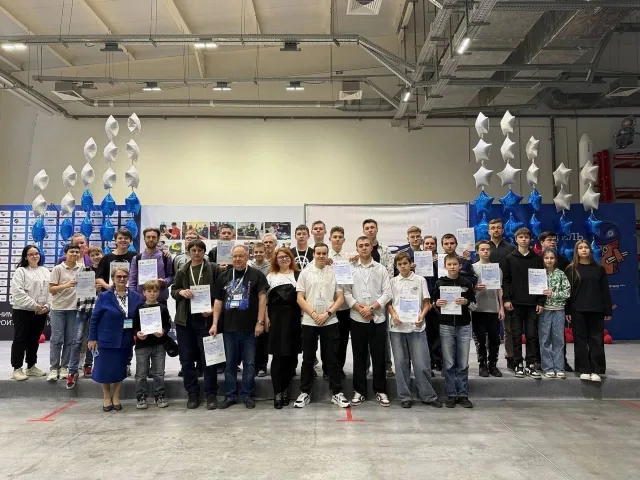 Сразу три первых места заняли школьники Люберец на областном турнире по беспилотным авиационным системам