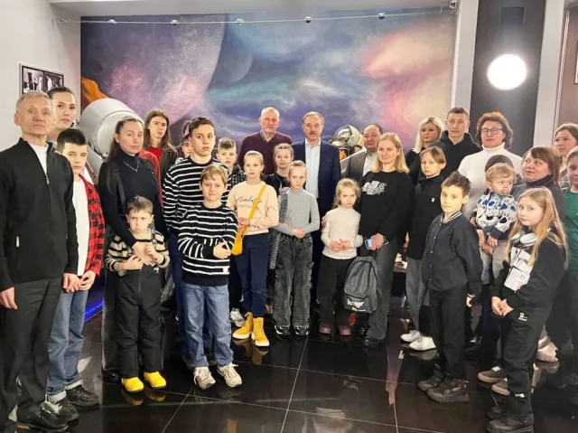 Экскурсия на НПП «Звезда» прошла для семей военнослужащих СВО Люберец