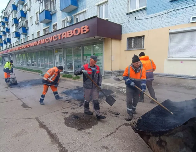 Более четырех тысяч ям устранили на дорогах с начала года