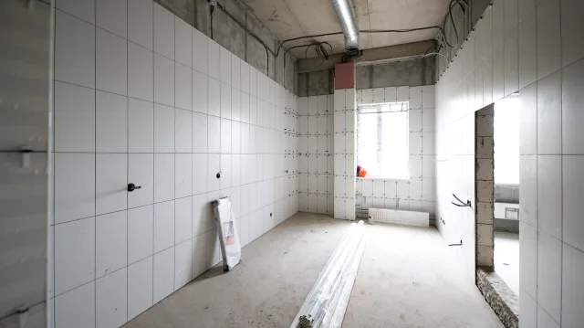 Внутренняя отделка кабинетов ведётся в строящейся поликлинике в посёлке Октябрьский