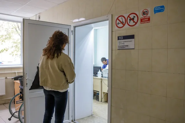 Врачи Люберец напомнили о важности обращения за помощью при укусе клеща