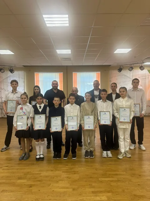 На территории культурного центра «Дом Офицеров» прошло награждение люберецких юношей и девушек за высокие показатели в общественной и спортивной деятельности