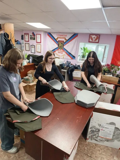 Почти 50 тактических пятиточечников изготовили школьники Люберец во время мастер-класса