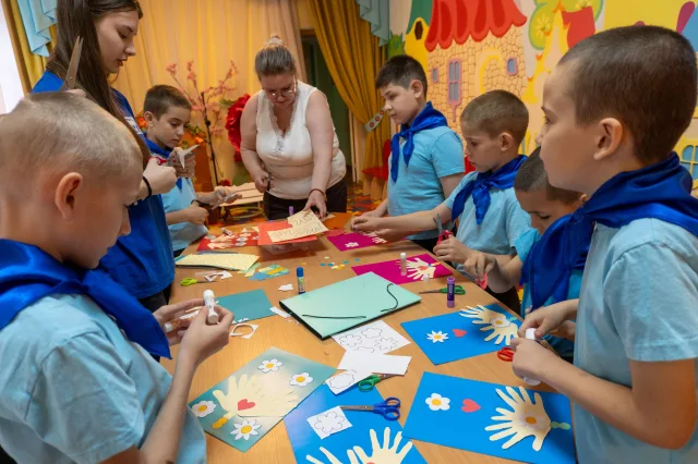 Мастер-класс для пациентов туберкулезного санатория организовали активисты «Единой России»