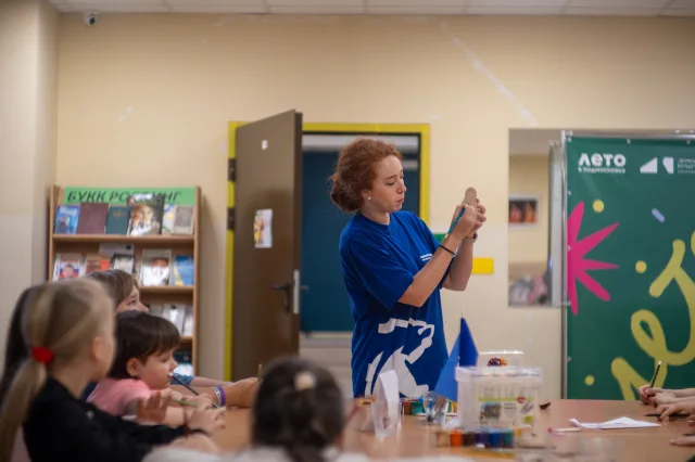 Люберецкие партийцы провели мастер-класс по росписи матрешек