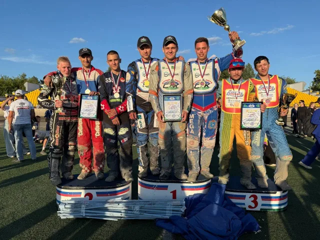 Команда из Люберец стала бронзовым призёром чемпионата России по спидвею