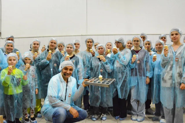 Почти 30 волонтёров Люберец изучили секреты создания мороженого