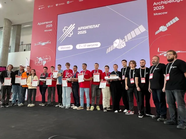 Команда Люберецкого инженерно-технологического лицея заняла второе место в соревнованиях по беспилотным авиасистемам