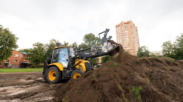 Работы по обустройству стадиона ведутся на территории гимназии №1 Люберец