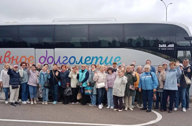 Почти 40 долголетов Люберец посетили памятные места, посвящённые Великой Отечественной войне