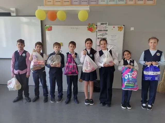 Школьники Люберец собрали гуманитарную помощь для военнослужащих