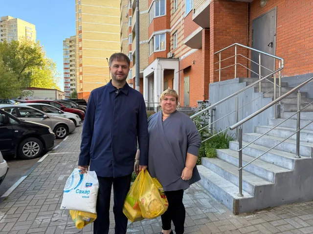 «Единая Россия» поддерживает многодетные семьи Люберец: продуктовые наборы для пятерых детей Анохиных