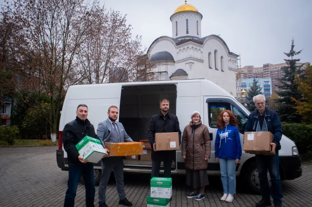 Партийцы передали более 120 кг гуманитарной помощи для бойцов и мирных жителей Донбасса