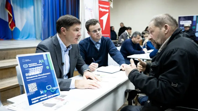 Современную поликлинику для взрослых и детей откроют в Октябрьском в начале 2026 года